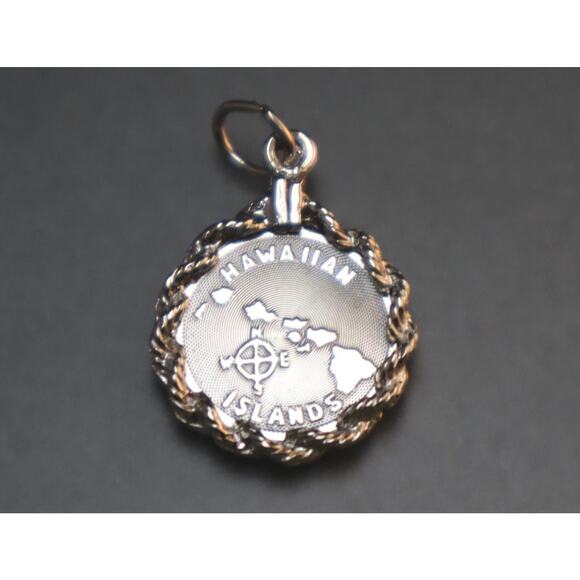Vintage Hawaiian Islands Sterling Charm Crea - Picture 1 of 3